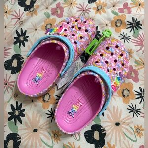 NWT Crocs Women's Lisa Frank Rainbow Unicorn Clogs Size M6/W8